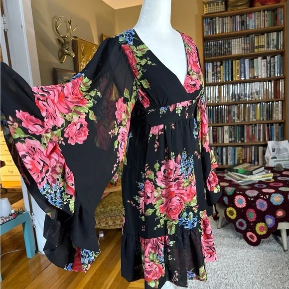 Betsey Johnson Bambi Black Floral Bell Sleeve Sundress - Picture 2 of 7